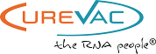 www.curevac.com/de Ein Logo mit dem Schriftzug "CureVac" in orange und blau, umgeben von einer ovalen Linie. Darunter steht der Slogan "the RNA people®".